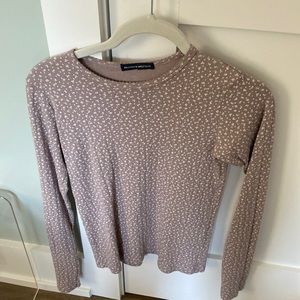 brandy melville long sleeve top!!